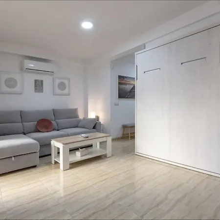 Апартаменты Precioso Estudio En El Centro De Торремолинос